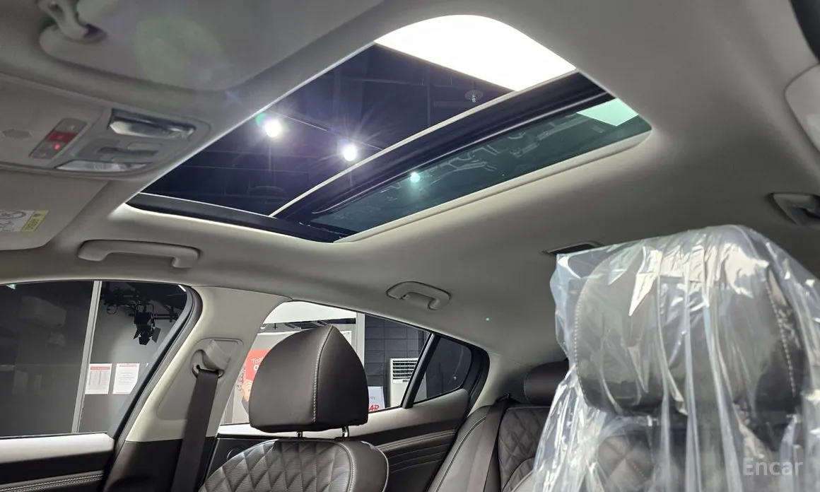 Фото 19 - Kia Stinger