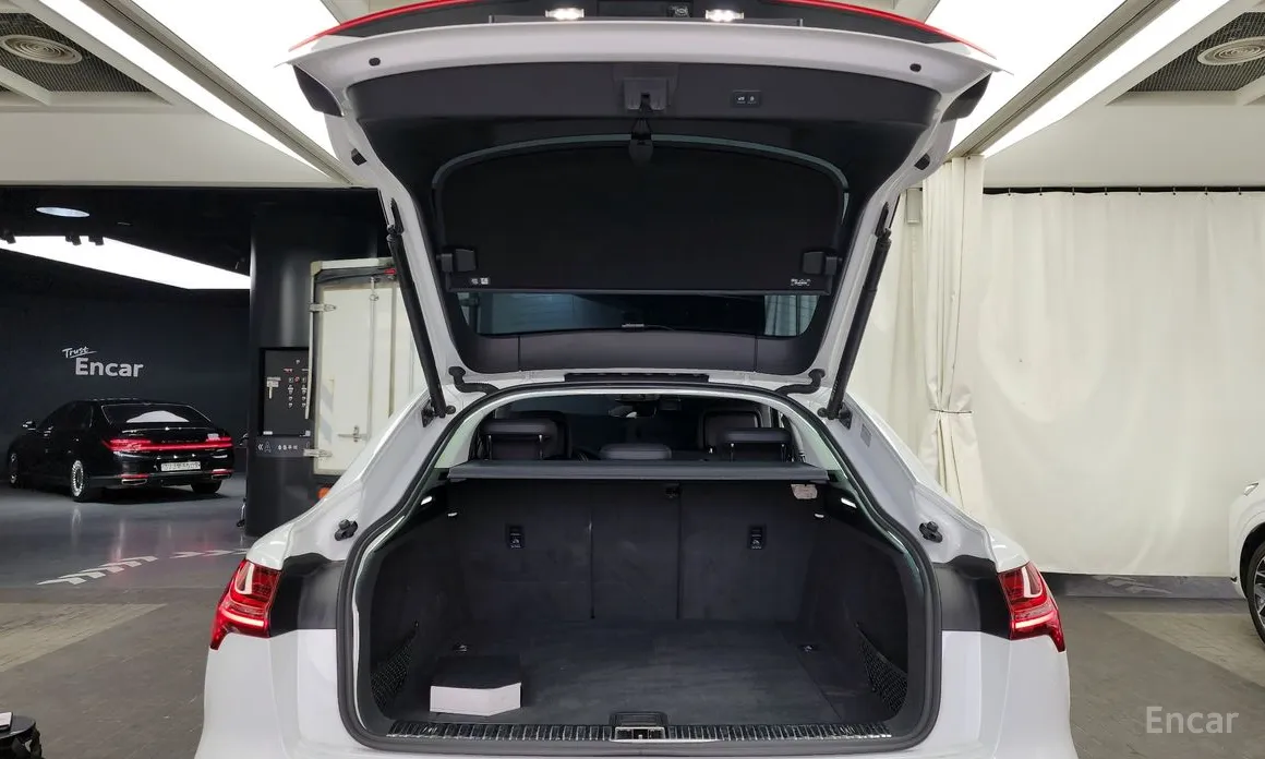 Фото 20 - Audi e-tron