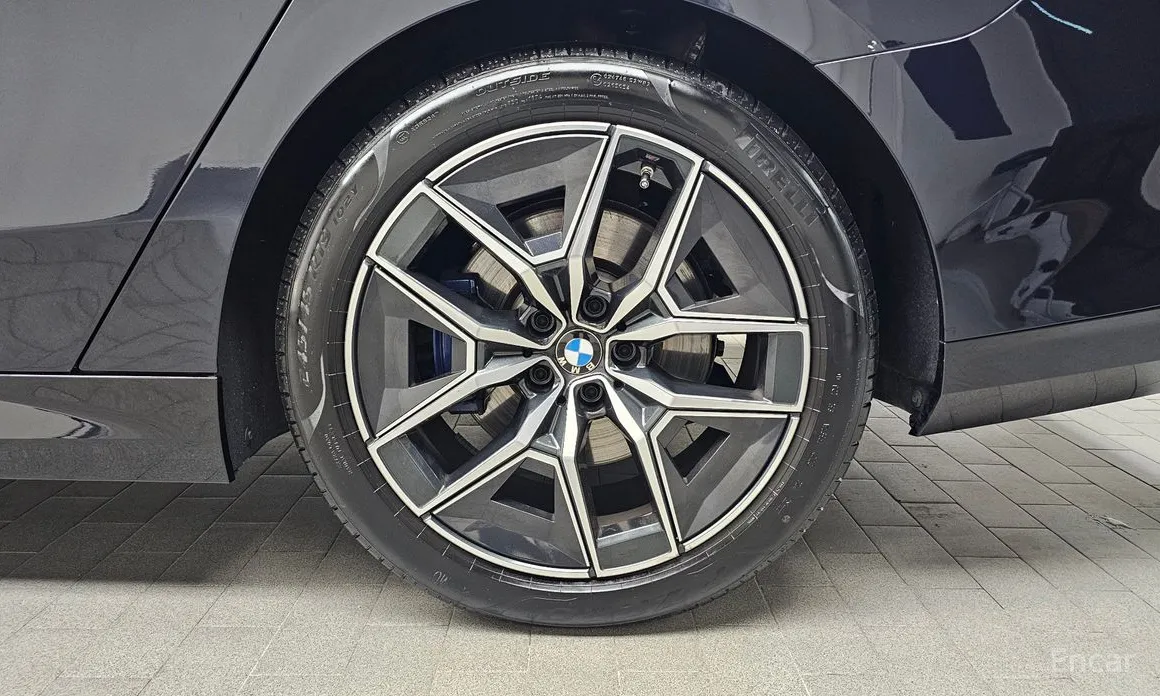 Фото 5 - BMW 5 Series