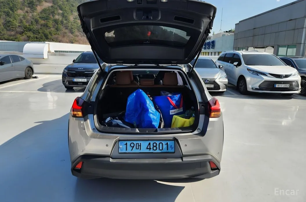 Фото 15 - Lexus UX