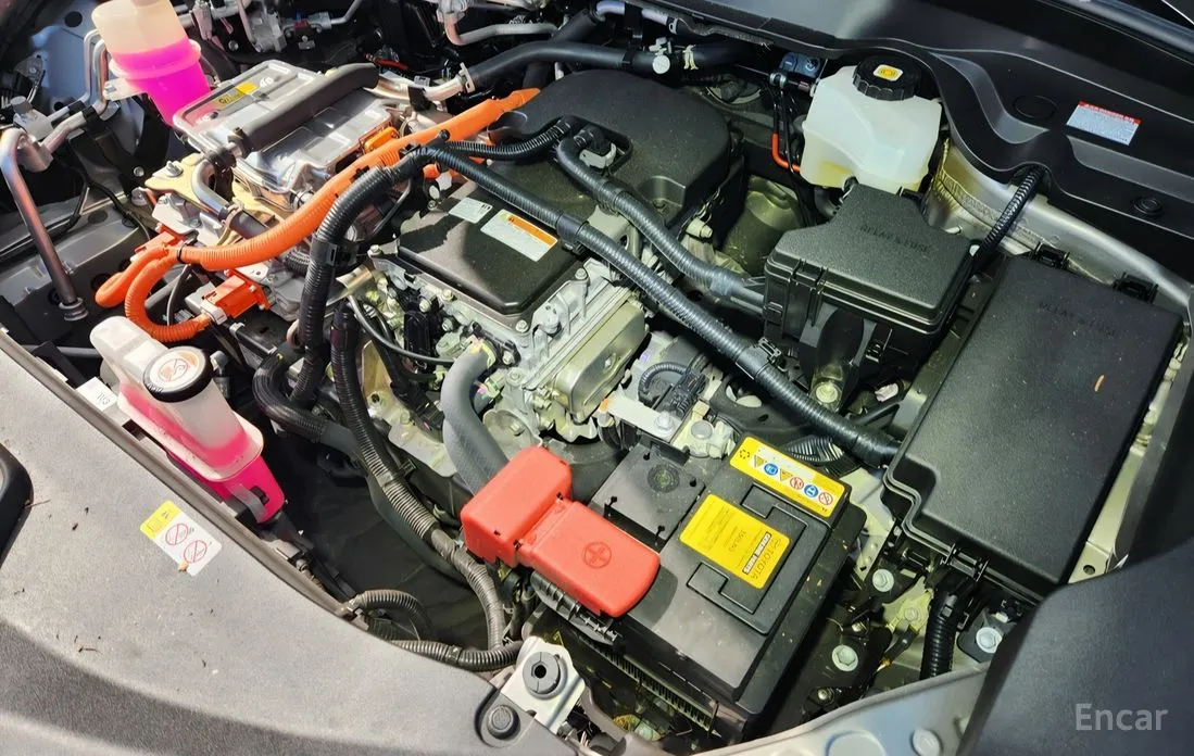 Фото 20 - Lexus UX