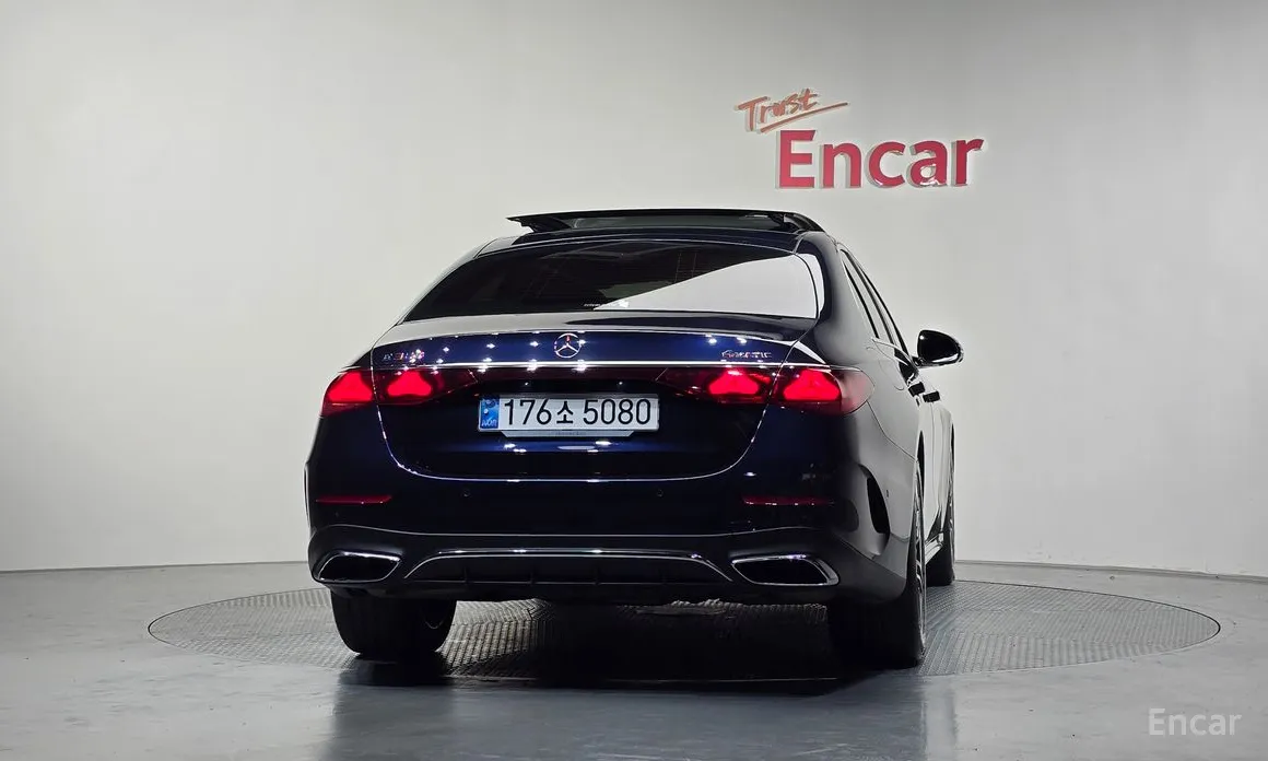 Фото 4 - Mercedes-Benz E-Class