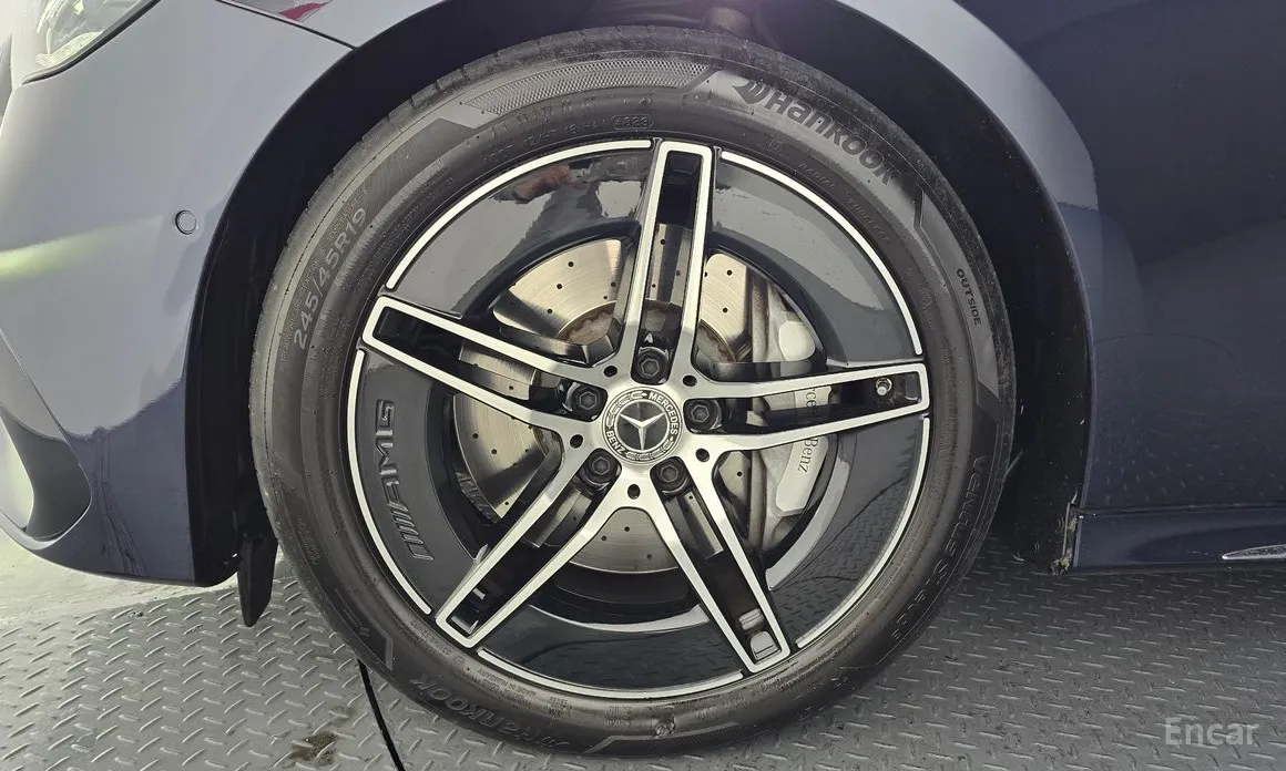 Фото 5 - Mercedes-Benz E-Class