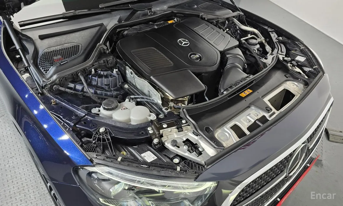 Фото 6 - Mercedes-Benz E-Class