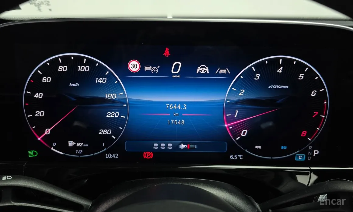 Фото 8 - Mercedes-Benz E-Class