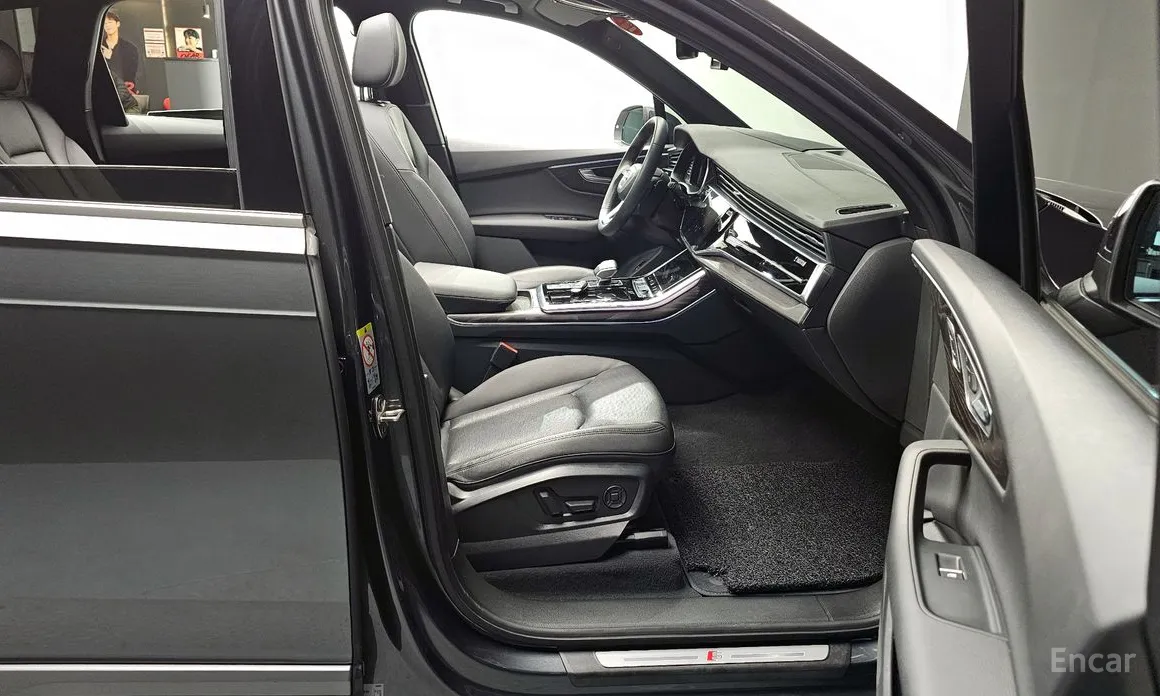 Фото 11 - Audi Q7