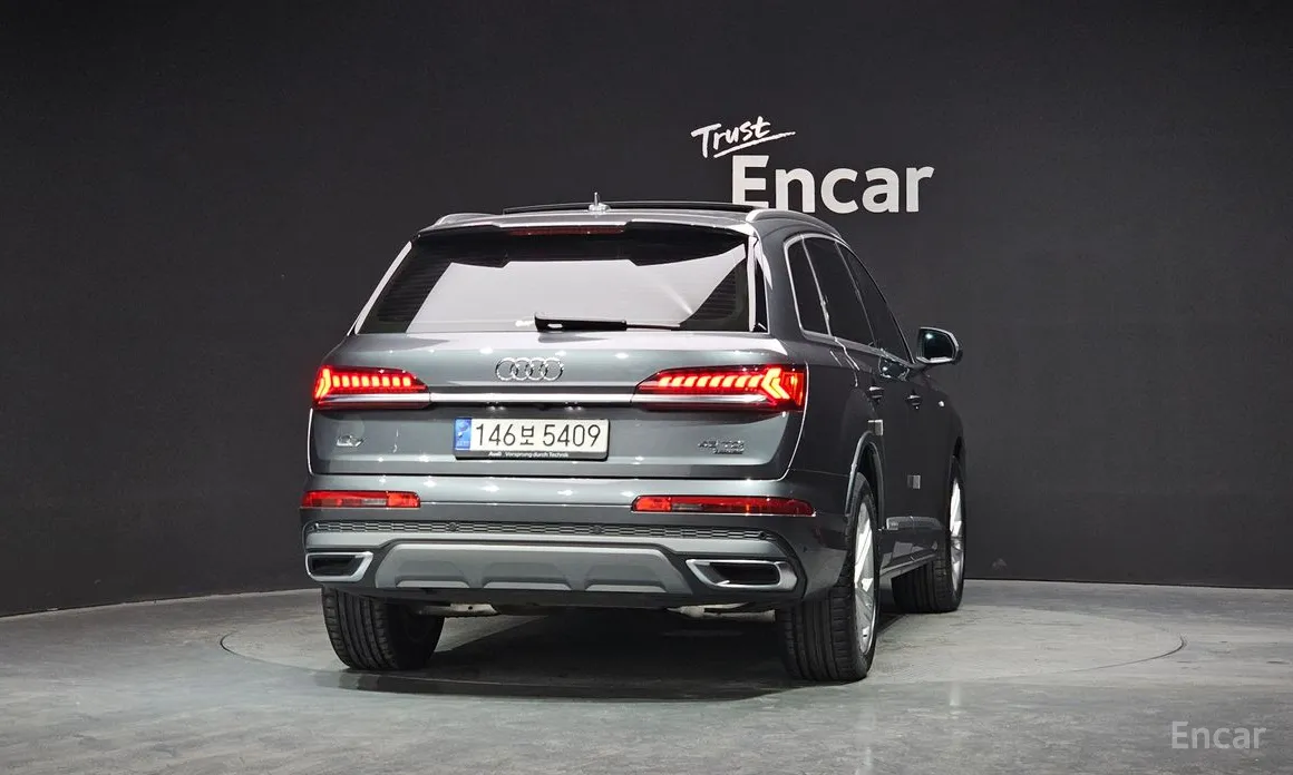 Фото 4 - Audi Q7