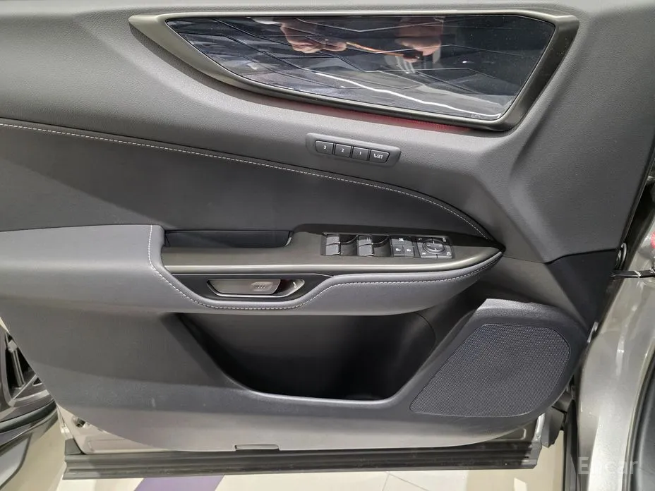 Фото 12 - Lexus NX