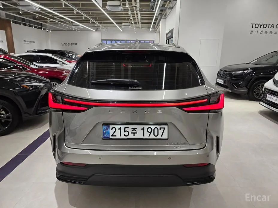 Фото 4 - Lexus NX