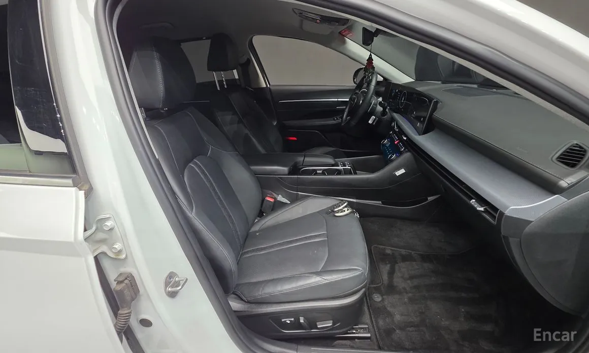 Фото 10 - Hyundai Sonata