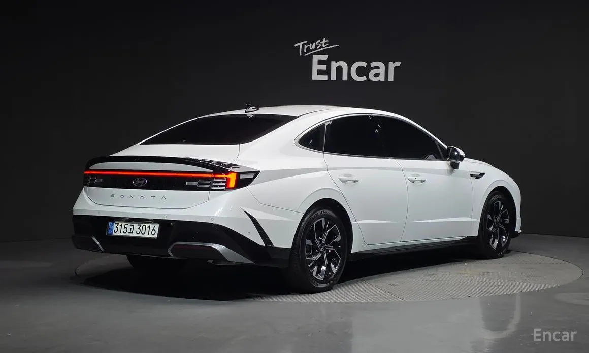 Фото 2 - Hyundai Sonata