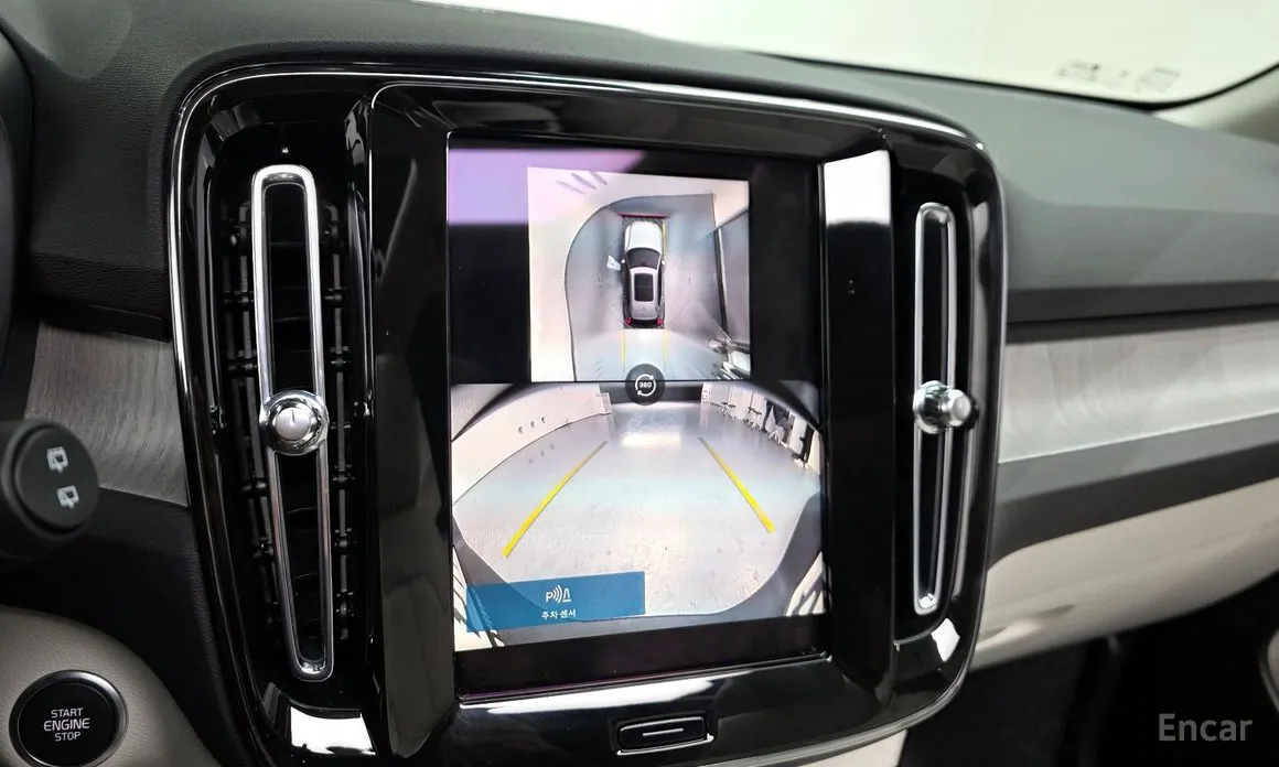 Фото 15 - Volvo XC40