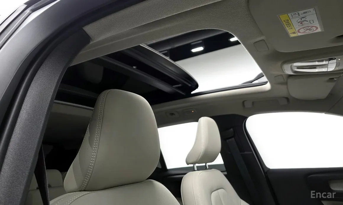 Фото 17 - Volvo XC40