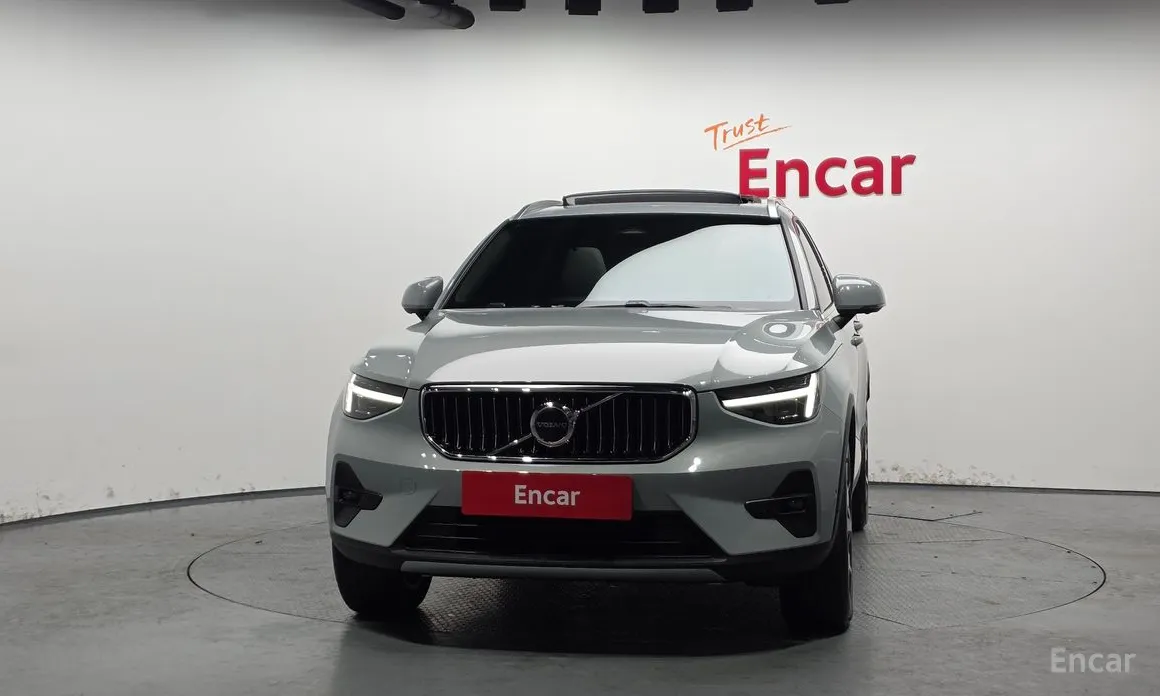 Фото 3 - Volvo XC40