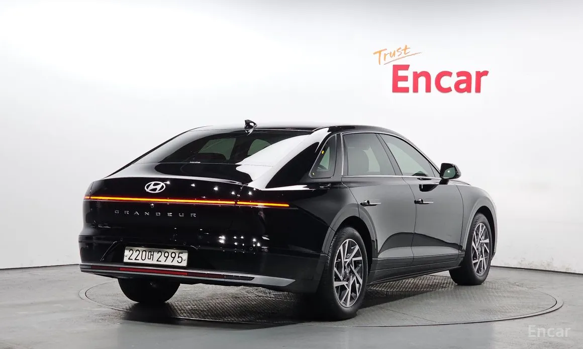 Фото 2 - Hyundai Grandeur
