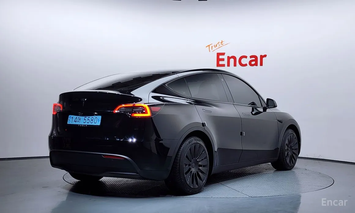 Фото 2 - Tesla Model Y