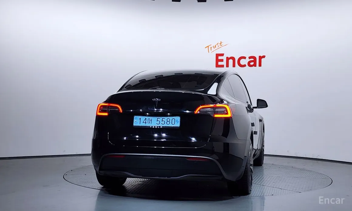 Фото 4 - Tesla Model Y