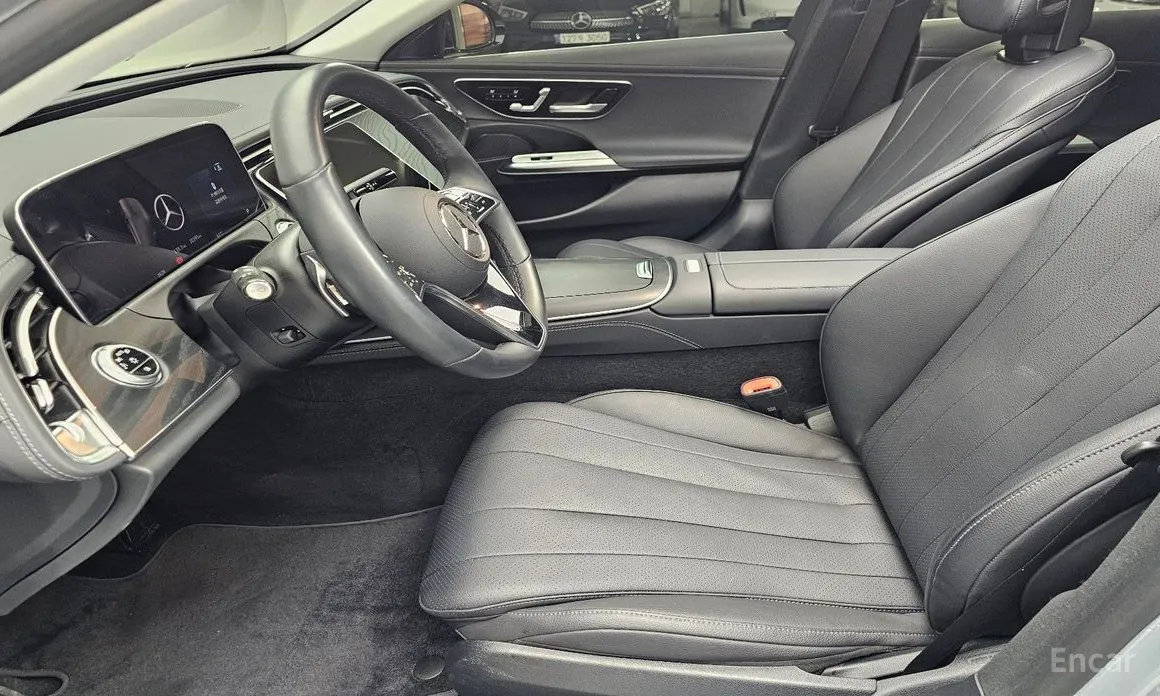 Фото 16 - Mercedes-Benz E-Class