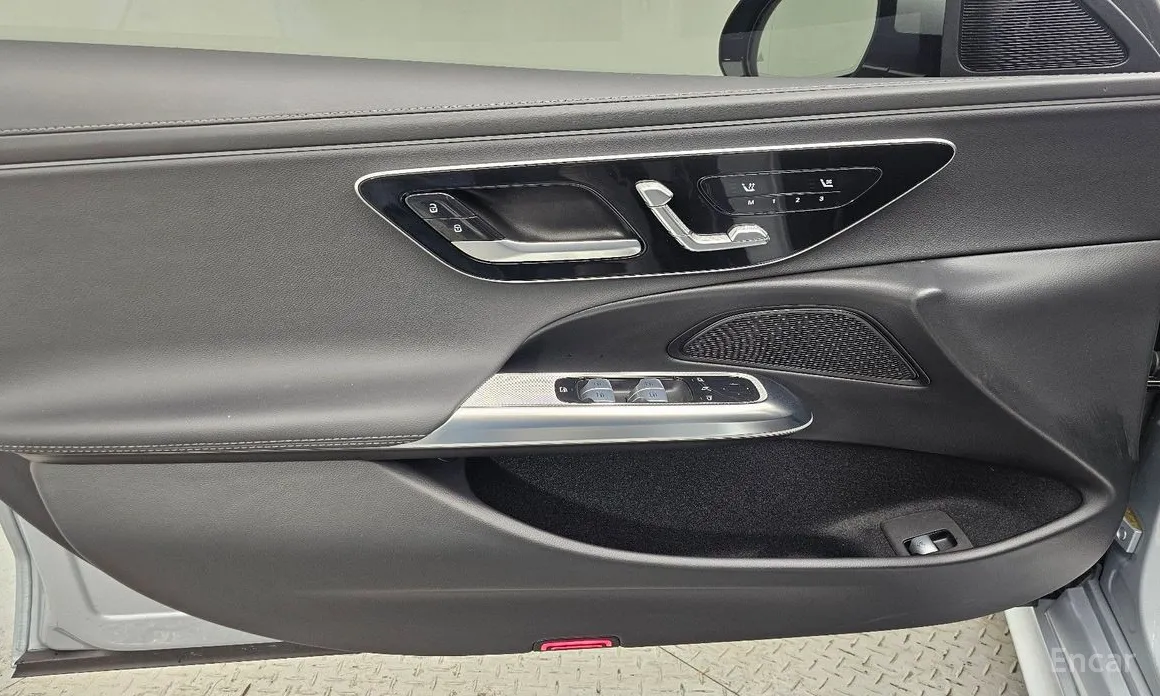 Фото 18 - Mercedes-Benz E-Class