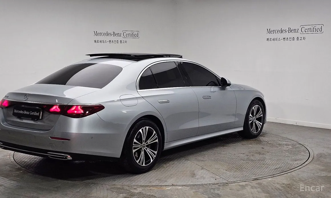 Фото 2 - Mercedes-Benz E-Class