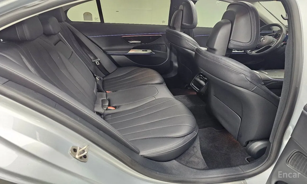 Фото 20 - Mercedes-Benz E-Class