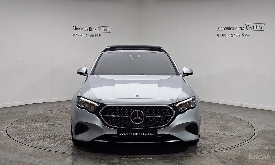 Фото 3 - Mercedes-Benz E-Class