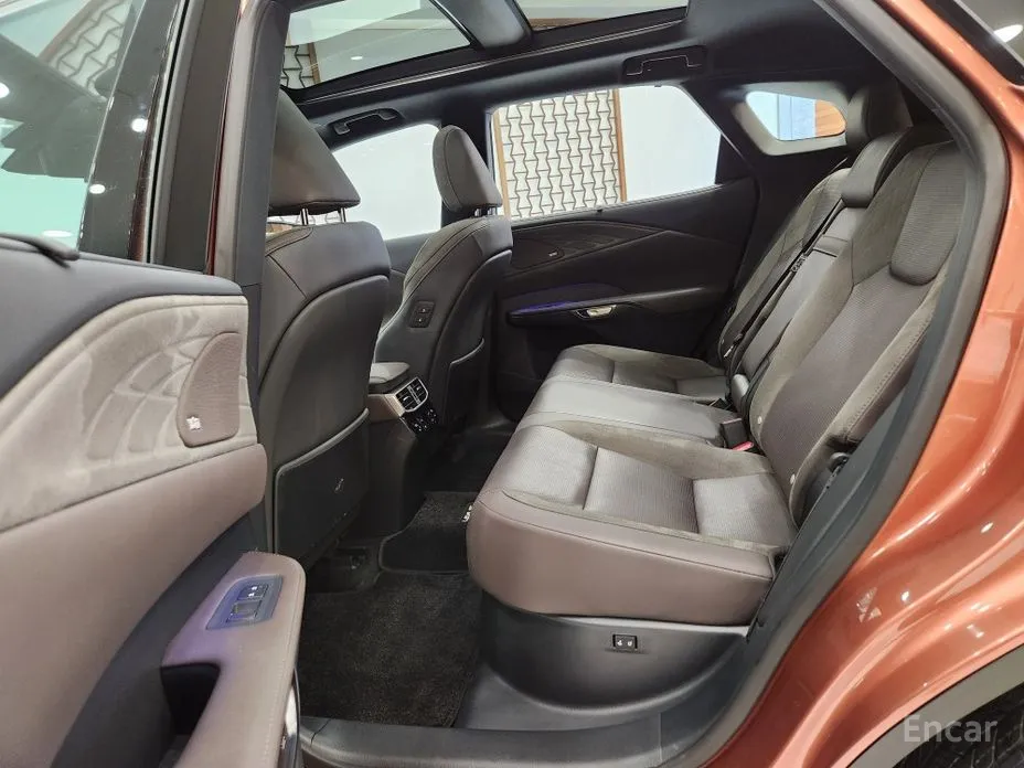 Фото 14 - Lexus RX