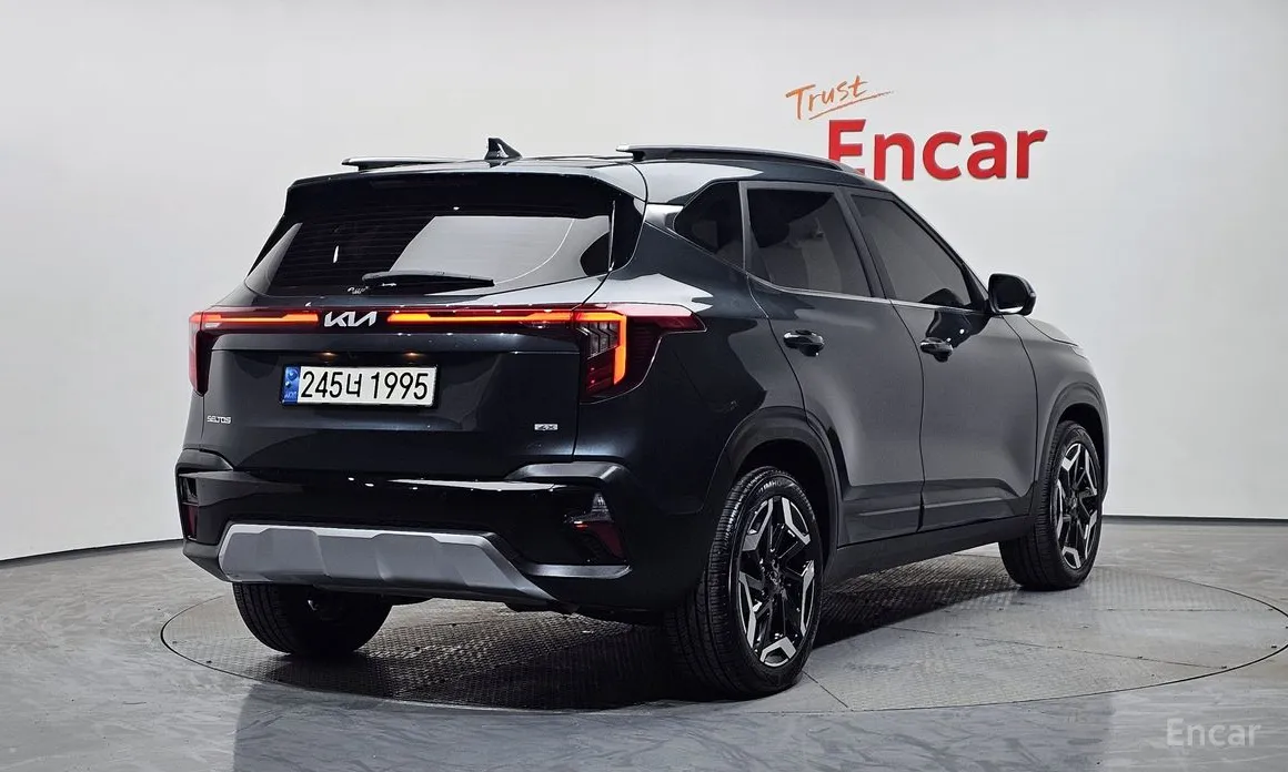 Фото 2 - Kia Seltos