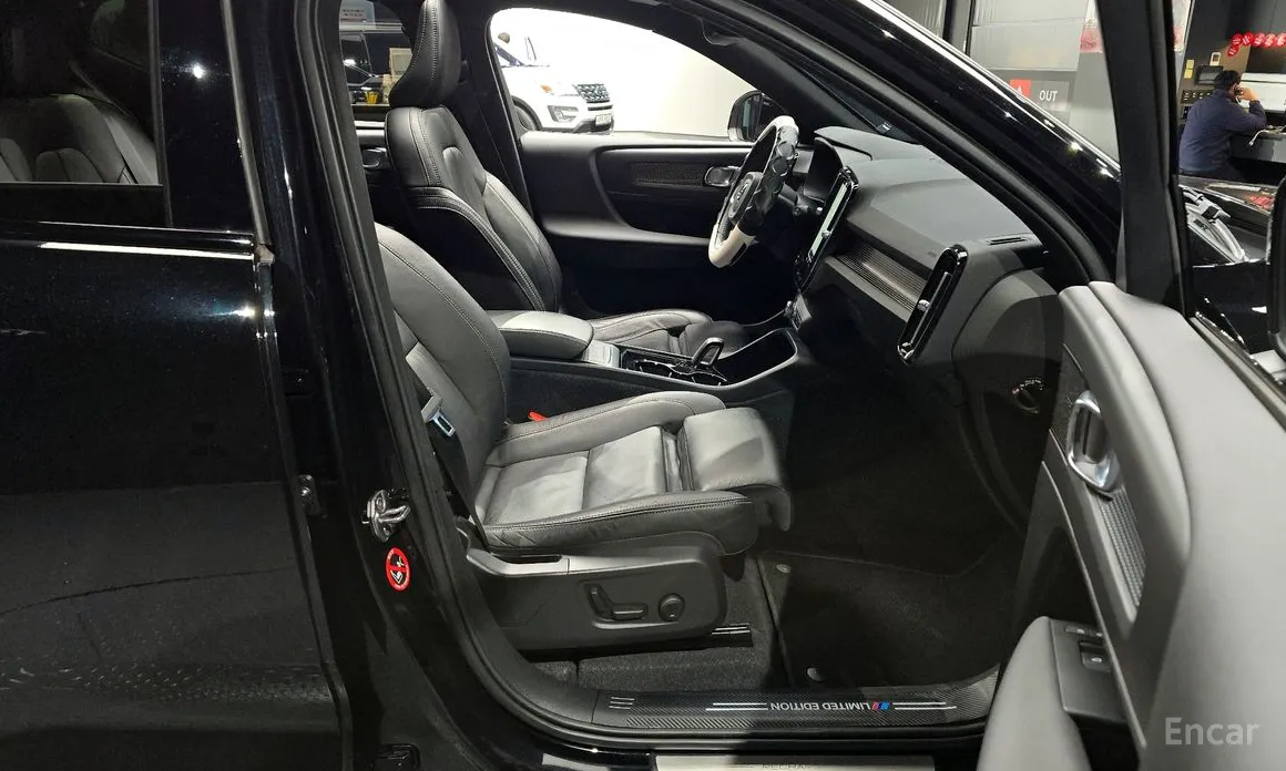 Фото 11 - Volvo XC40