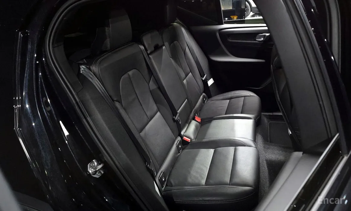 Фото 12 - Volvo XC40