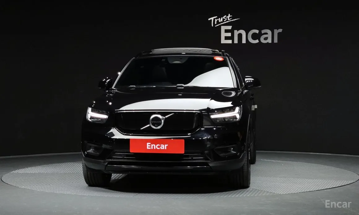 Фото 3 - Volvo XC40