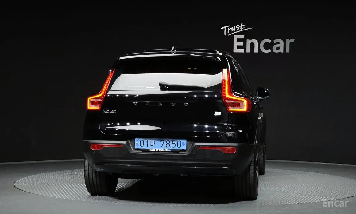 Фото 4 - Volvo XC40