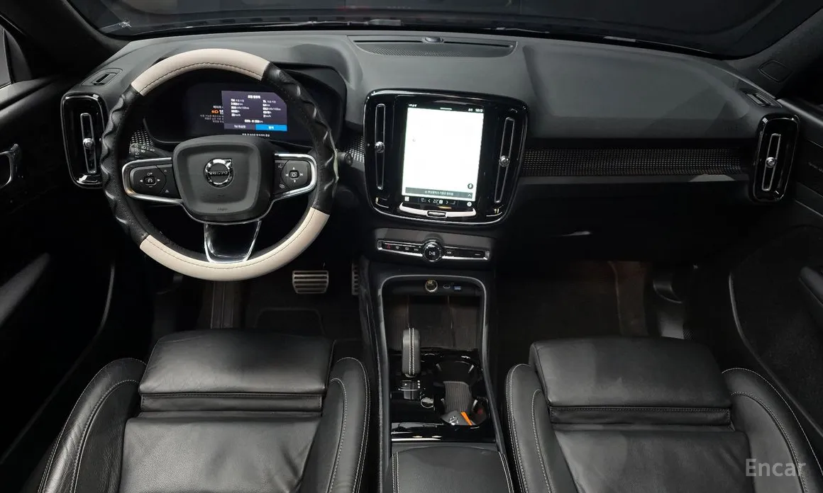 Фото 7 - Volvo XC40