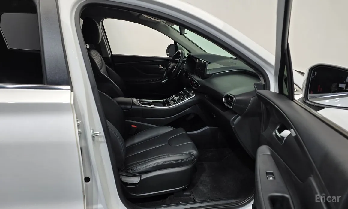 Фото 11 - Hyundai Santa Fe