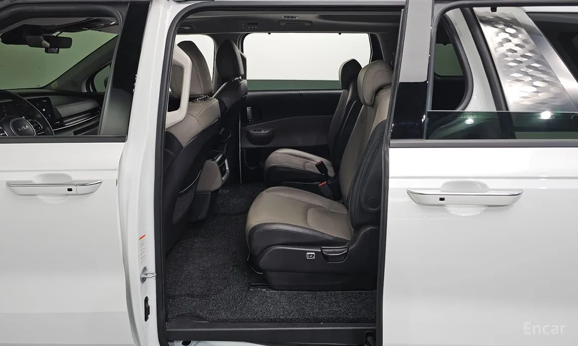 Фото 11 - Kia Carnival