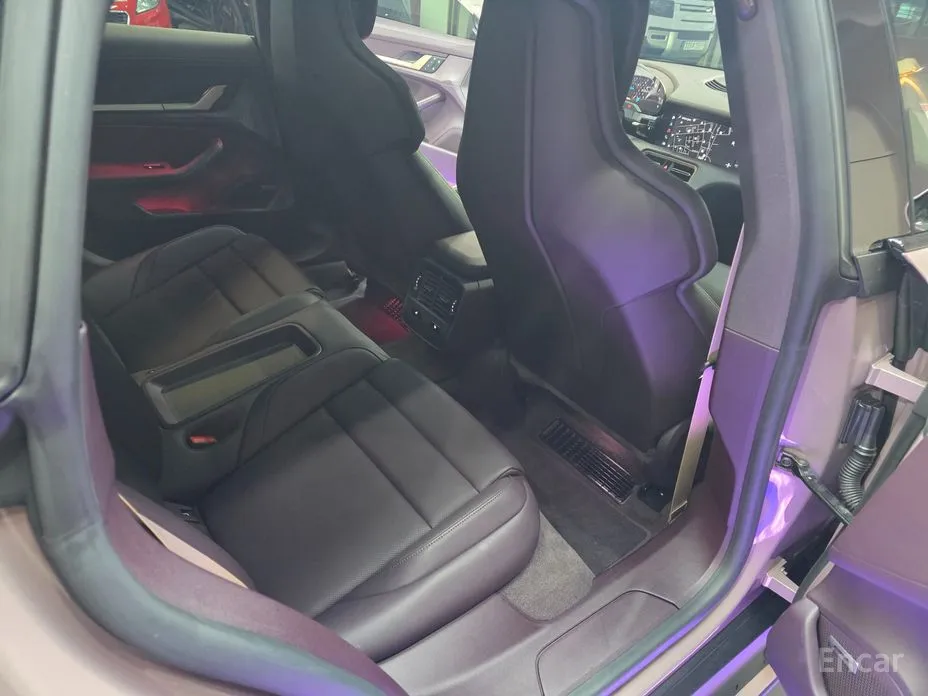 Фото 16 - Porsche Taycan