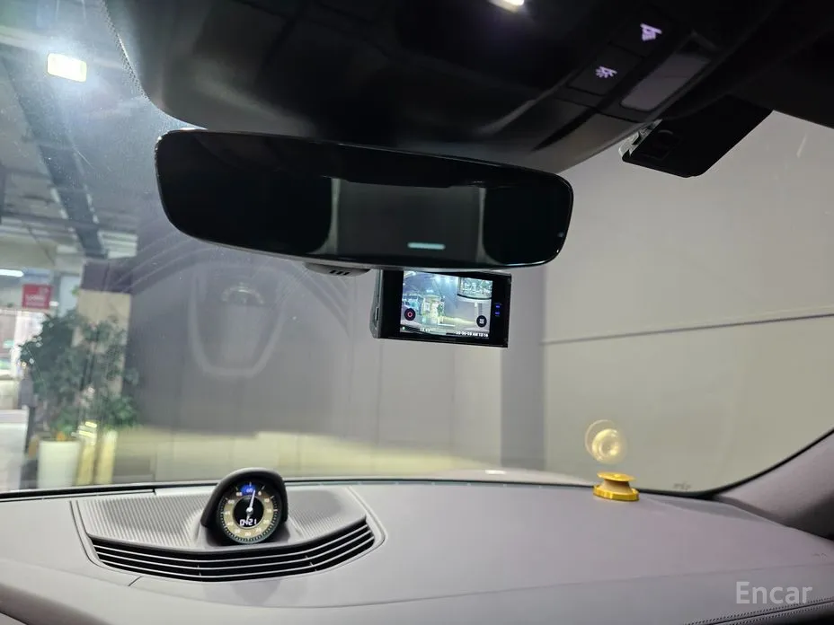 Фото 20 - Porsche Taycan