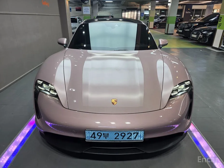 Фото 3 - Porsche Taycan