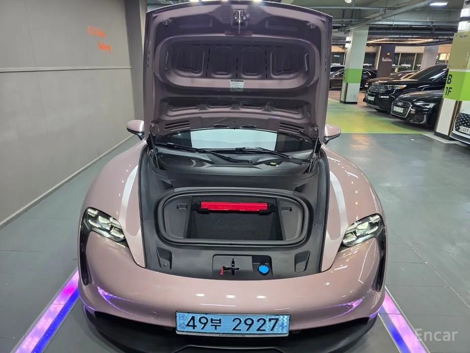 Фото 6 - Porsche Taycan