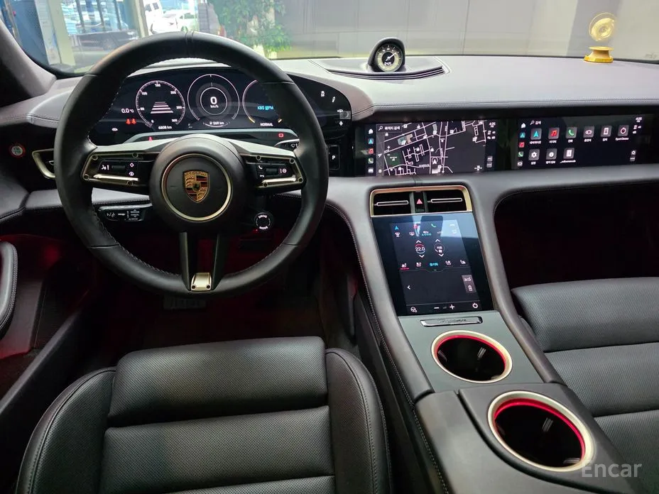 Фото 7 - Porsche Taycan