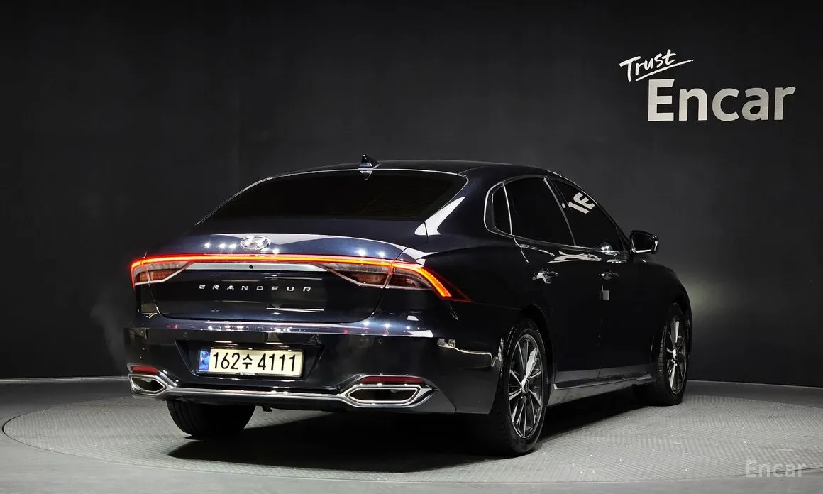 Фото 2 - Hyundai Grandeur