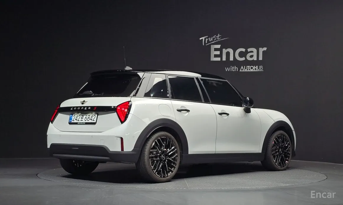 Фото 2 - Mini Cooper