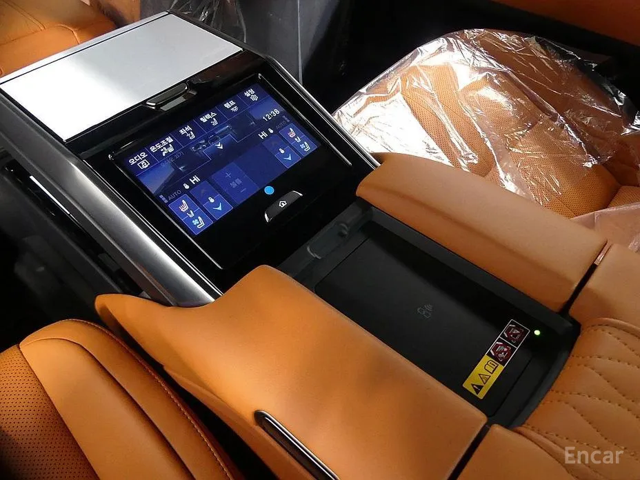 Фото 18 - Lexus LX