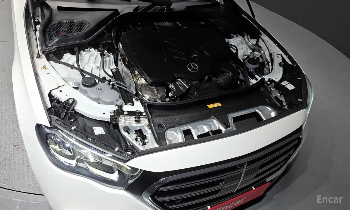 Фото 6 - Mercedes-Benz E-Class