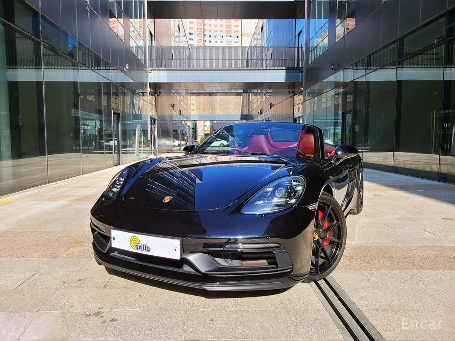 Фото 1 - Porsche 718