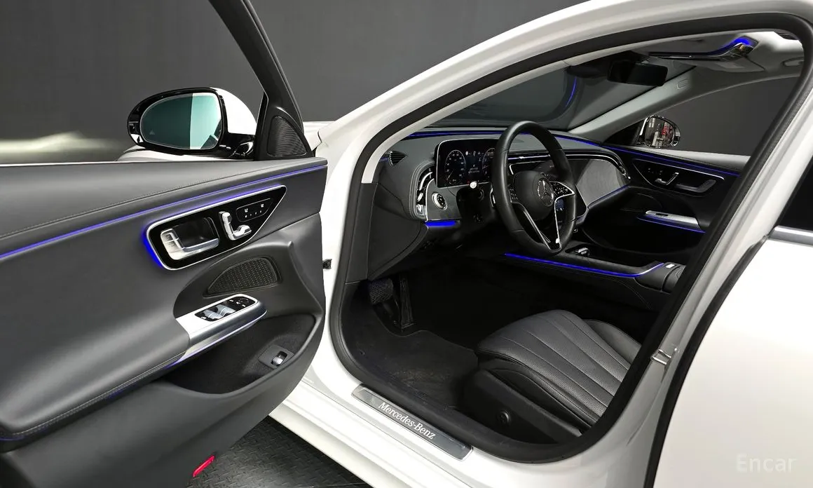 Фото 11 - Mercedes-Benz E-Class