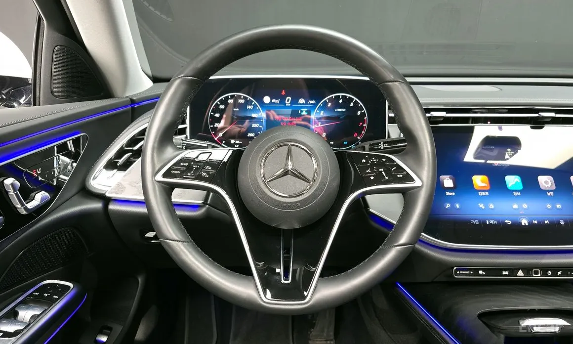 Фото 13 - Mercedes-Benz E-Class