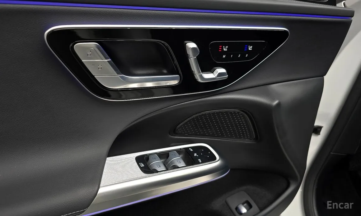 Фото 17 - Mercedes-Benz E-Class