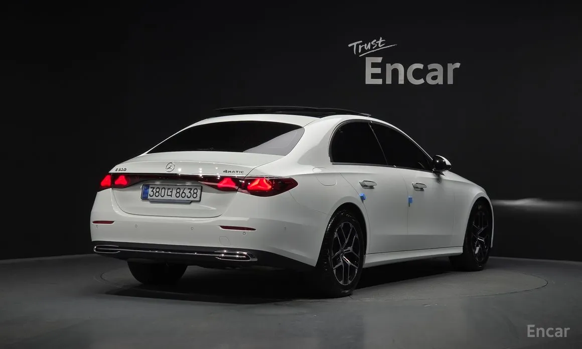 Фото 2 - Mercedes-Benz E-Class