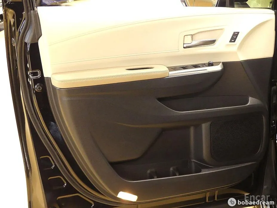 Фото 14 - Toyota Sienna